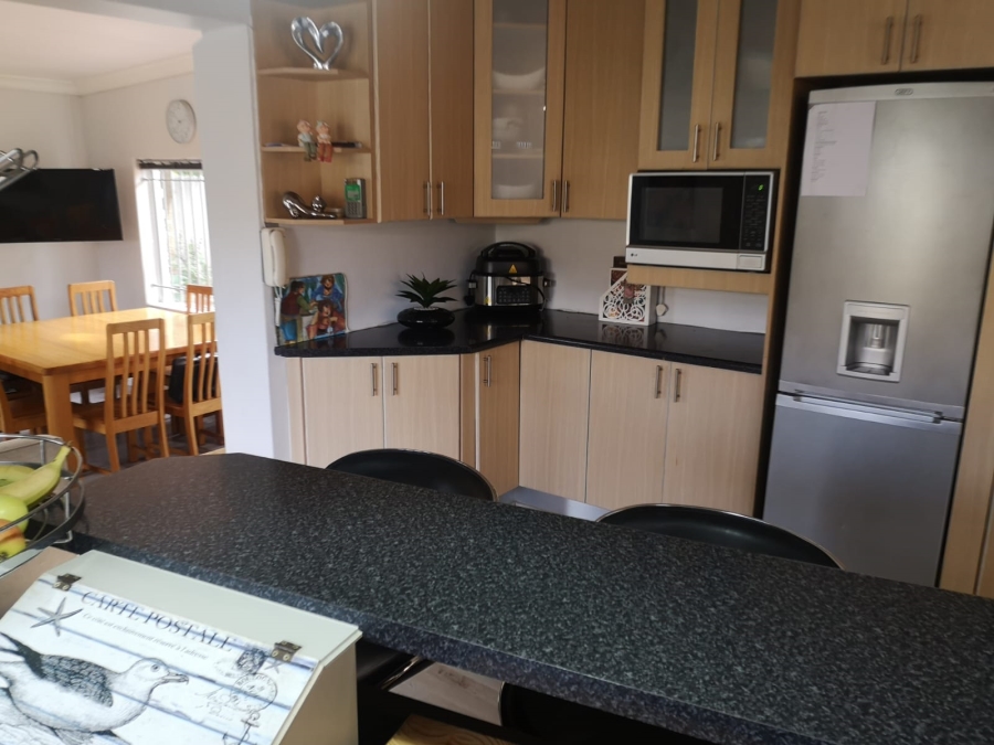 4 Bedroom Property for Sale in Azalea Park Eastern Cape